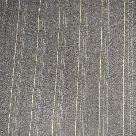 2/$20 Express Pinstripe Cuffed Capris with Pockets - Picture 9 of 9